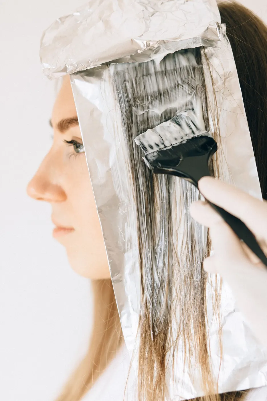A client with foils in, in profile